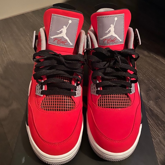 JORDAN 4 TORO